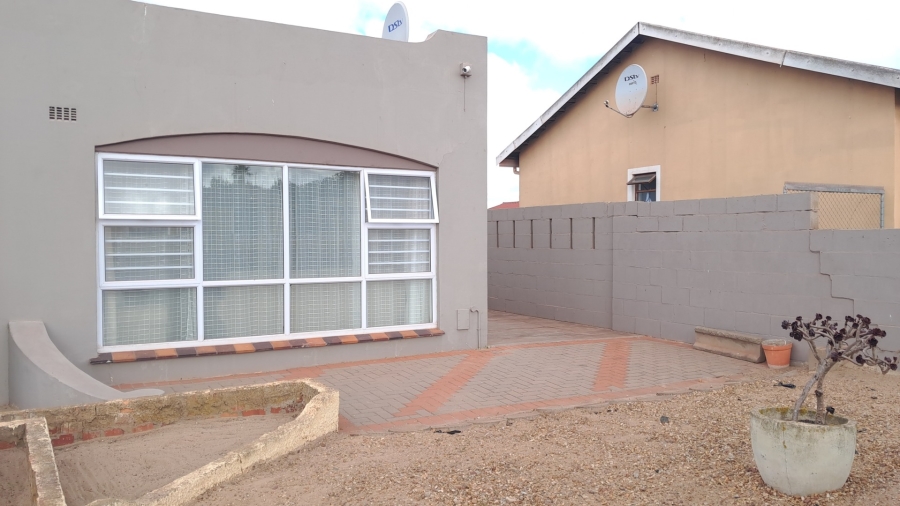 3 Bedroom Property for Sale in Louwville Western Cape